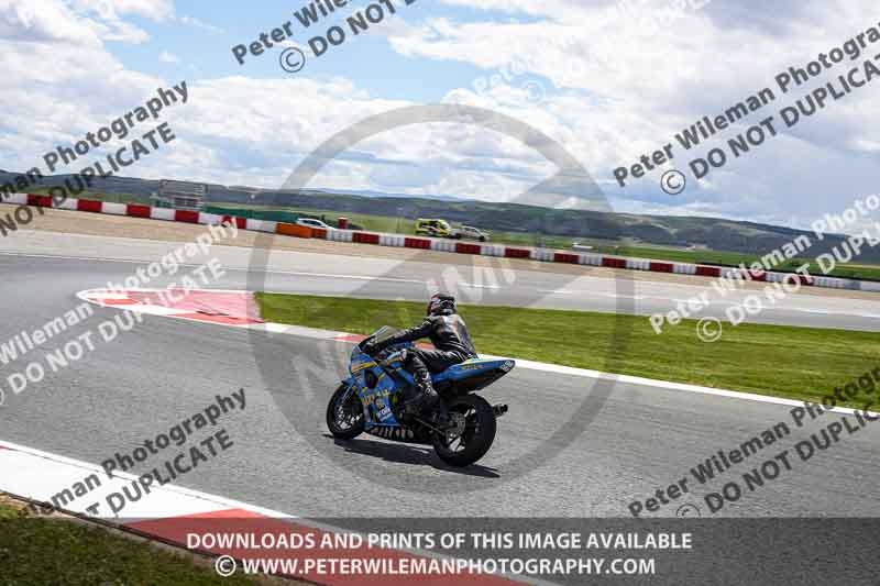 cadwell no limits trackday;cadwell park;cadwell park photographs;cadwell trackday photographs;enduro digital images;event digital images;eventdigitalimages;navarra;no limits trackdays;peter wileman photography;racing digital images;trackday digital images;trackday photos
